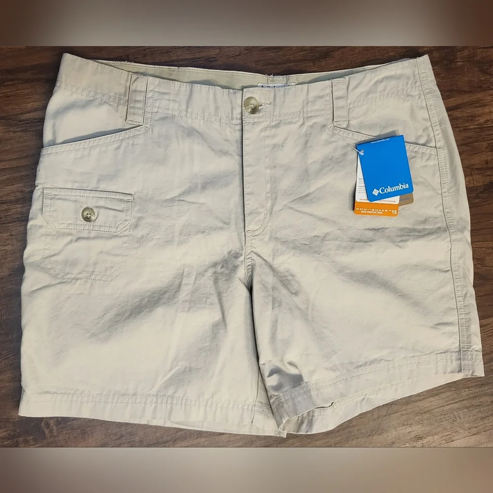 Women's 14 Tan Columbia Shorts